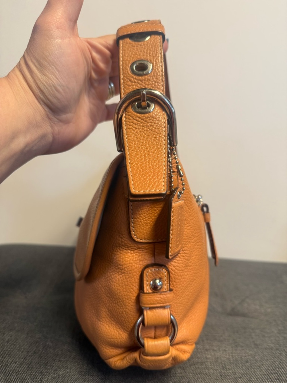 Coach Legacy Vintage Camel Turn Lock Saddle Shoulder Bag - Picture 3 of 12